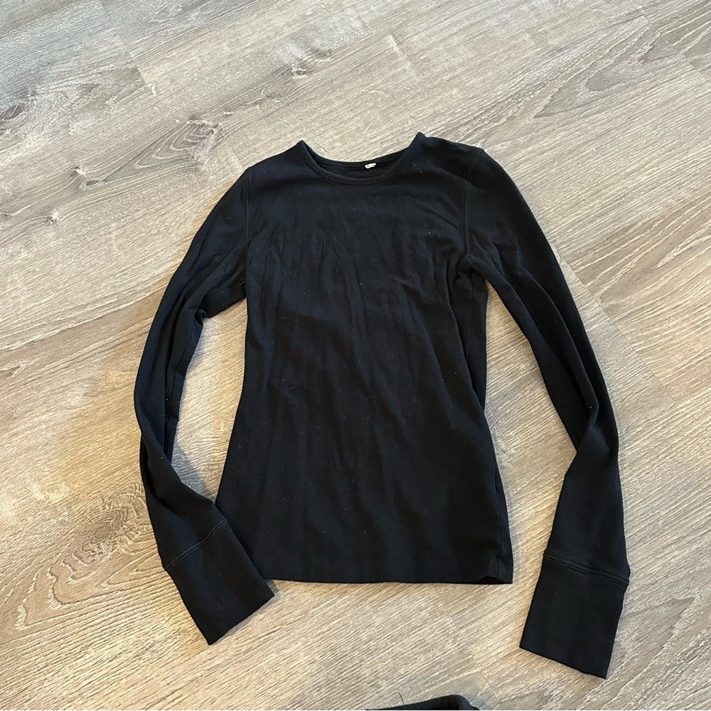 The Group Babaton black long sleeve top Size XS Aritzia Babaton forecast cotton